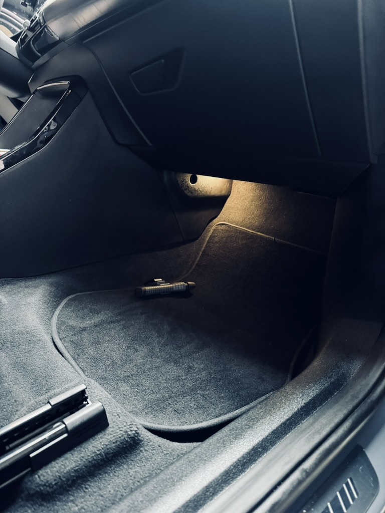 Schoon interieur – voetenruimte en dashboard